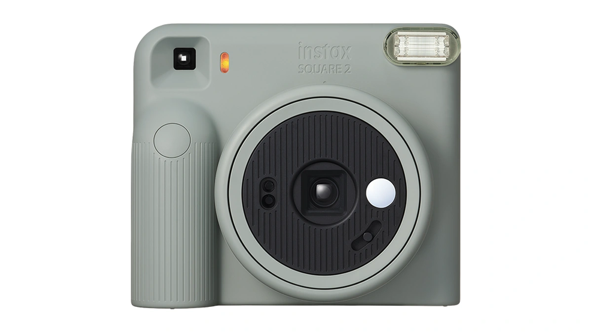 instax SQUARE 2 instant camera in green, front view with lens, flash and grip on a white background