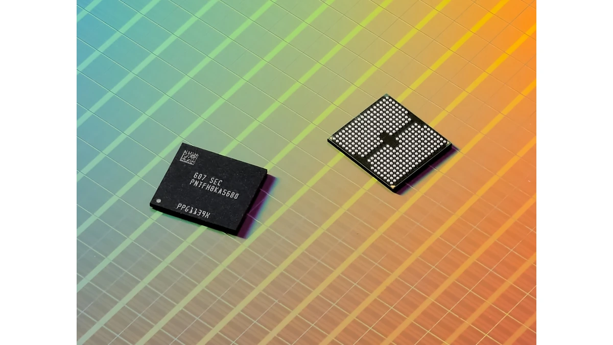 Samsung 3D-memory display showcasing next-generation AI infrastructure memory technology at FMS 2026