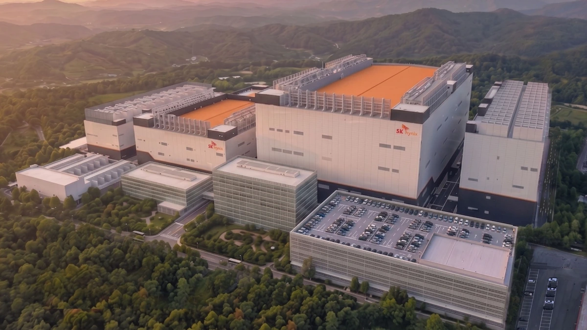 Aerial view of SK hynix's Cheongju M17 semiconductor fab campus